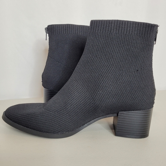 LifeStride Dreamy Women's Black Soft and Flexible Ankle Booties - Size 8 - Picture 2 of 13